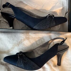 Karen Scott Giselee Navy Slingback Heels